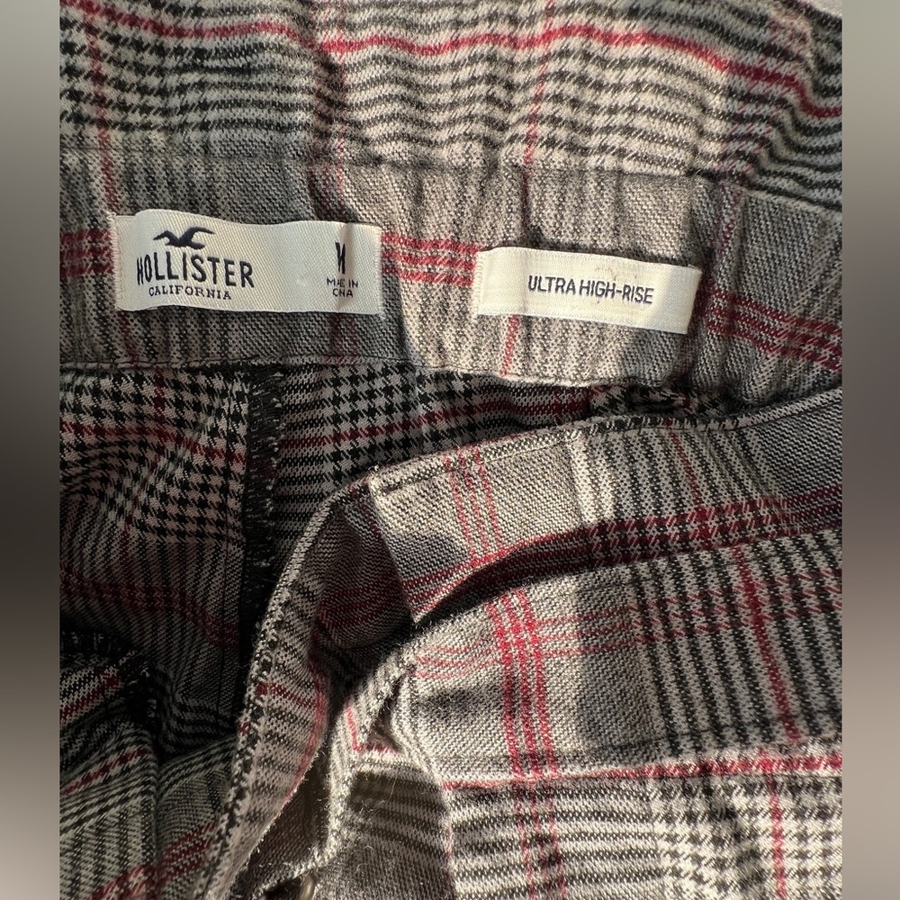 Hollister pants ultra high rise size Medium